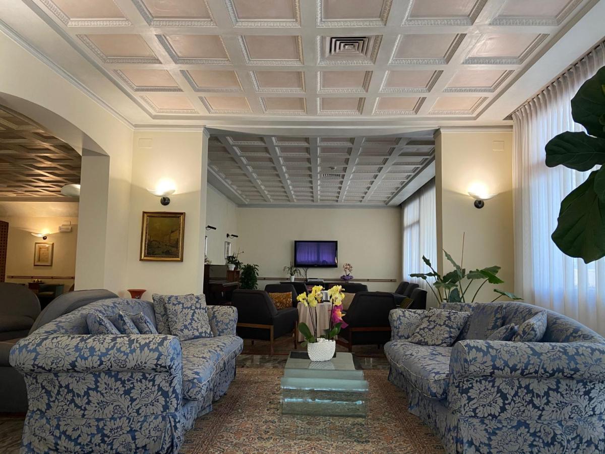 Hotel Terme Dolomiti Абано Терме Екстериор снимка
